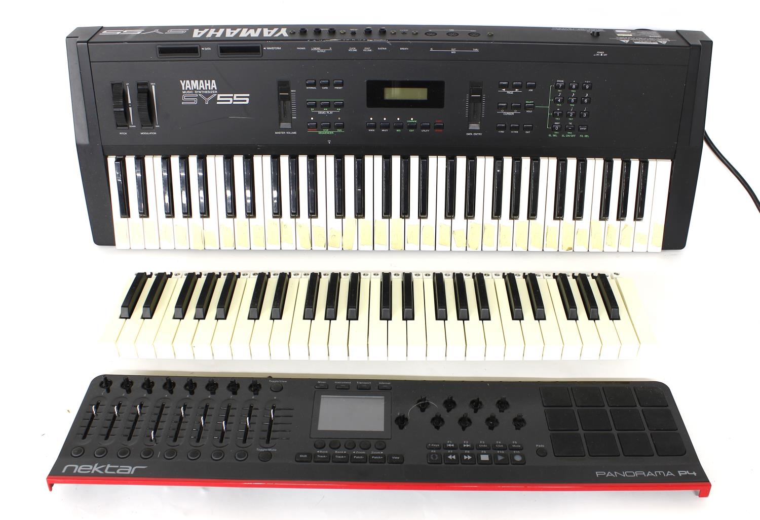 Yamaha SY55 Music Synthesizer Keyboard USA 110v Voltage Some Keys In