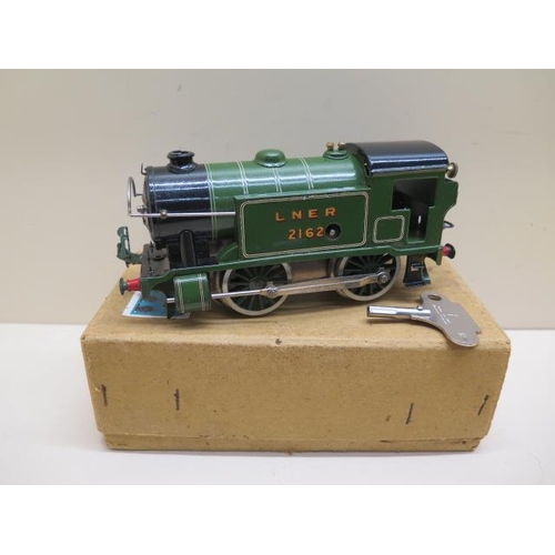 Hornby O Gauge Tinplate Clockwork Locomotive Running With Key