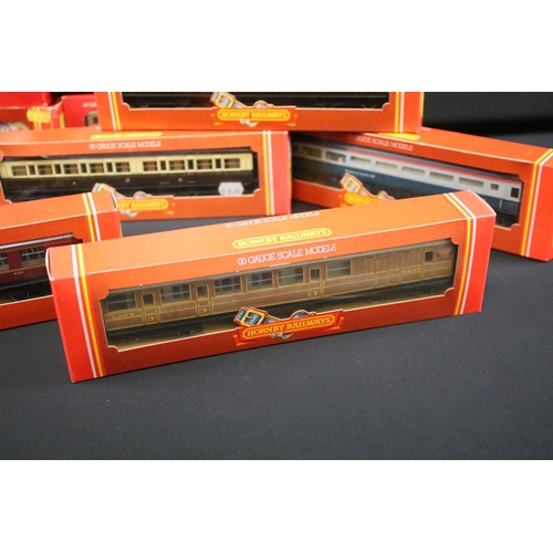 Boxed Hornby Oo Gauge Items Of Rolling Stock To Include R