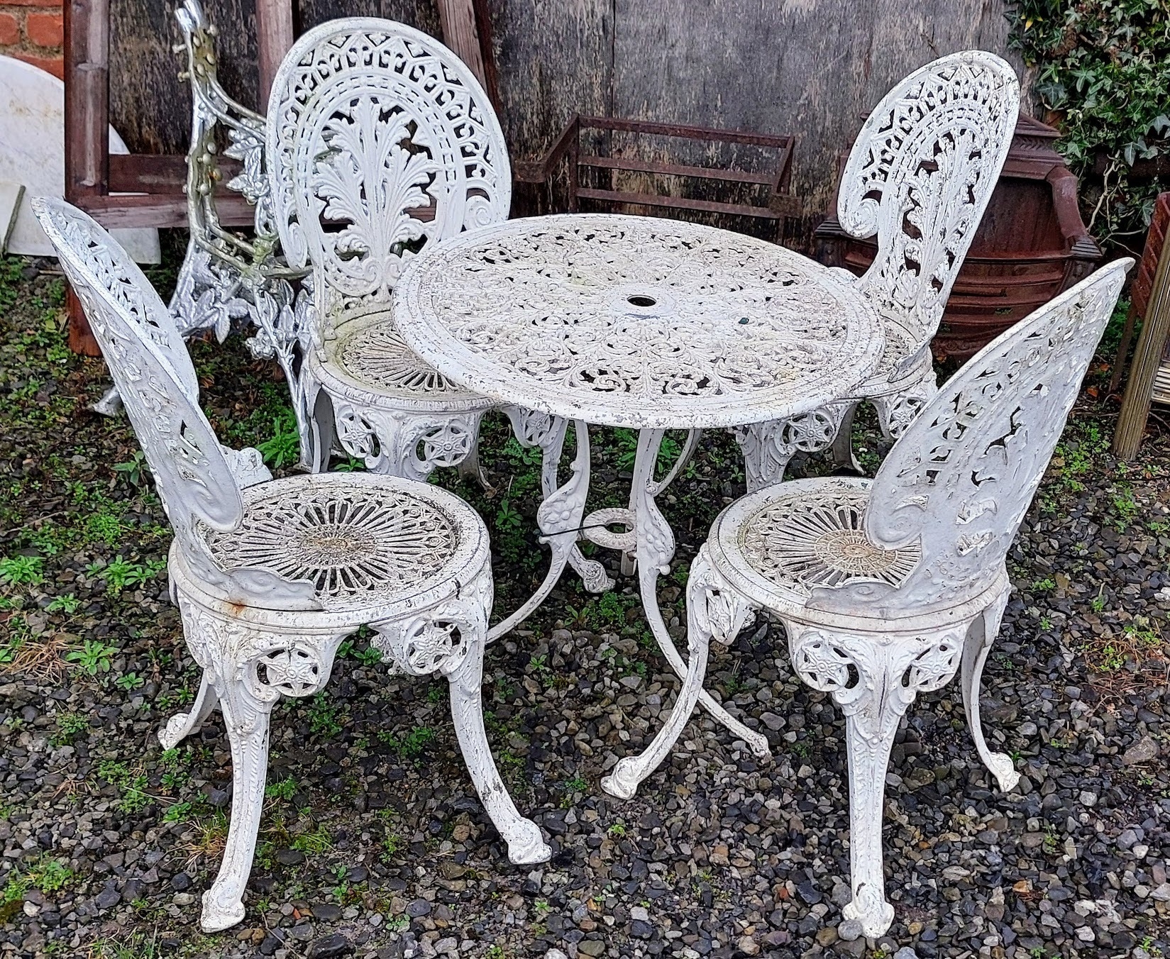 Cast Aluminium Patio Table And Chairs