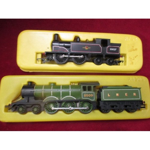 TRI ANG HORNBY R 754 0 4 4 M7 CLASS TANK LOCOMOTIVE WITH CREW AND