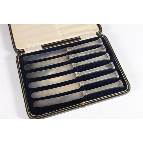 Boxed Set Of Six Knives With Silver Handles 18cm