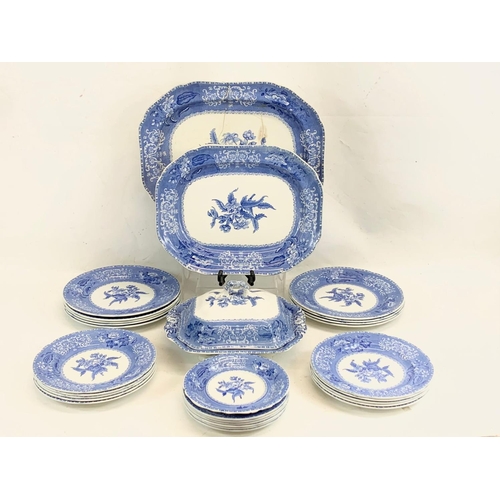 An Early 20th Century 29 Piece Spodes Camilla Copeland Dinner Set