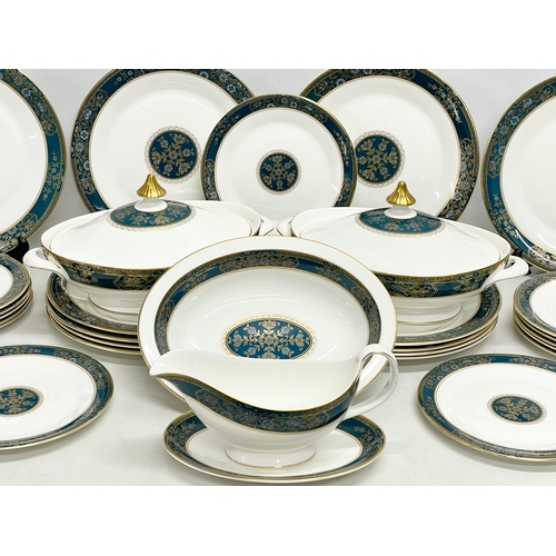 A 30 Piece Royal Doulton Carlyle Dinner Set 12 Dinner Plates 2