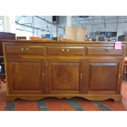 290 - Side board cabinet