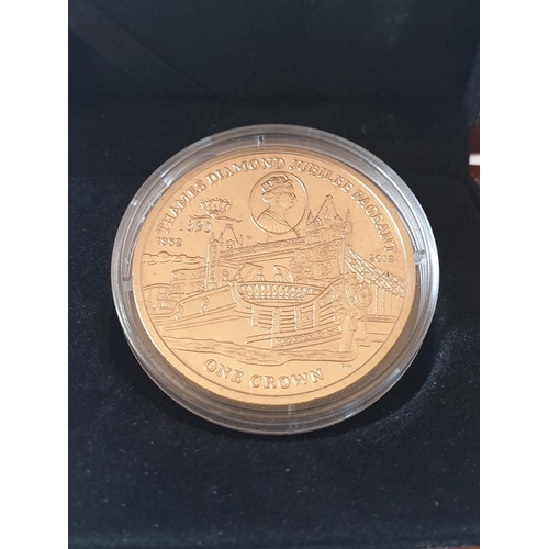 265 - Diamond Jubilee gold plated 1 ounce silver coin 2012 with Tower Bridge on reverse, in capsule and pr... 