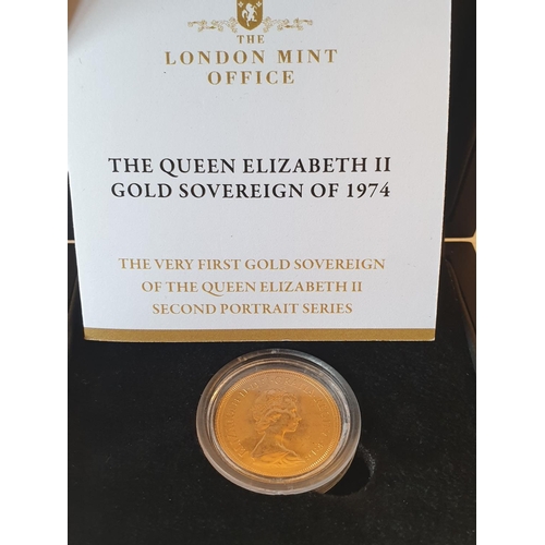 266 - Queen Elizabeth II gold sovereign 1974, the first sovereign minted in this year for the Queen in sec... 
