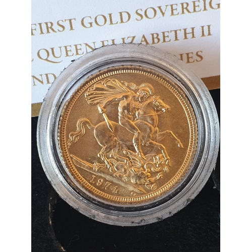 266 - Queen Elizabeth II gold sovereign 1974, the first sovereign minted in this year for the Queen in sec... 