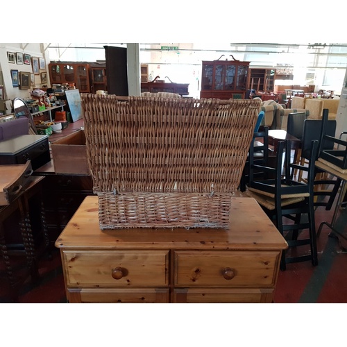 290 - Vintage Picnic set in wicker  basket