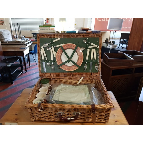 290 - Vintage Picnic set in wicker  basket