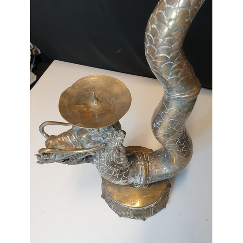 55 - Chinese Dragon candle holder, with a weight of 1.64kg