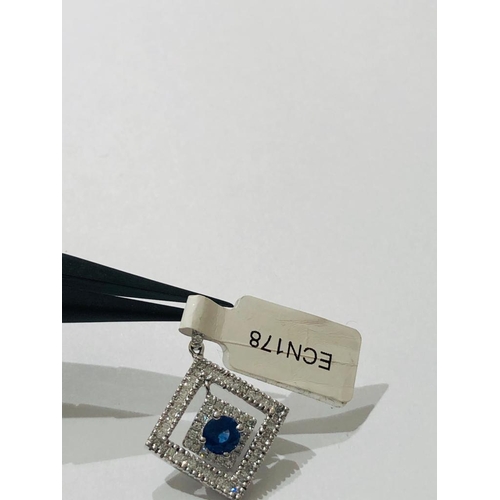 96 - 18k white Gold Pendant with 0.52ct Diamonds and Sapphires, weight 3.2g (ecn178)