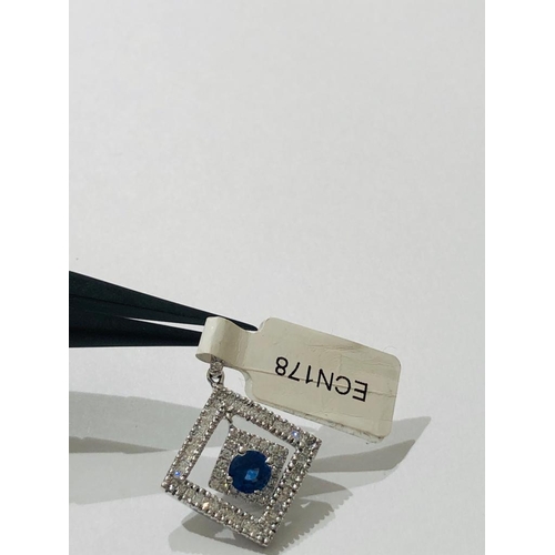 96 - 18k white Gold Pendant with 0.52ct Diamonds and Sapphires, weight 3.2g (ecn178)