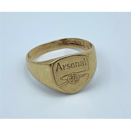 51 - 9CT Yellow Gold Signet Ring with Arsenal Logo, size Y/Z and weight 6.3g