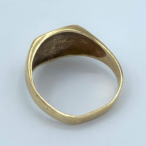 51 - 9CT Yellow Gold Signet Ring with Arsenal Logo, size Y/Z and weight 6.3g