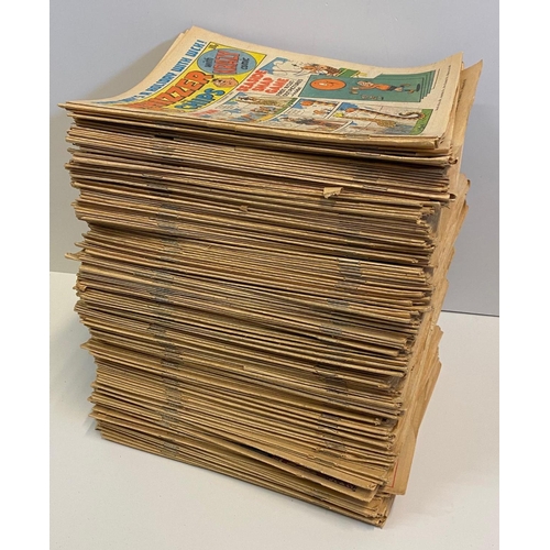 103 - Large collection of vintage Whizzer Comics (197)