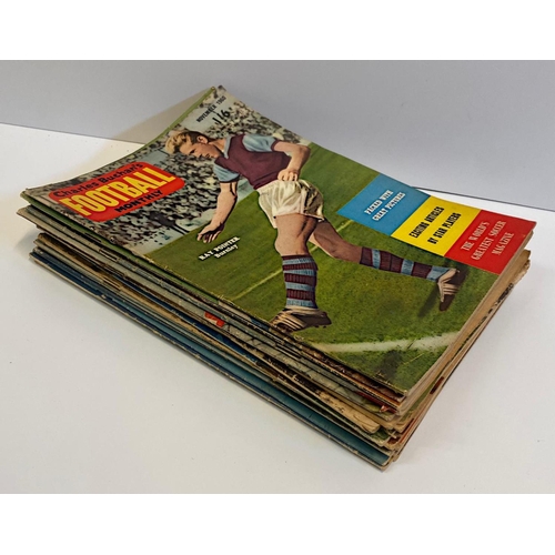 105 - 17 x 1950s & 1960s Football annuals (17)