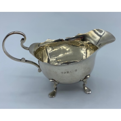 117 - Antique Silver Jug Creamer Hallmarked 1903 Birmingham, with ASPIRO the Ramsay Family crest weight 58... 