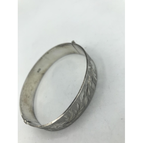 196 - 2x Vintage Silver Bangle with full Hallmarks inside bands, total weight 56.37g and 6-7cm diameter ap... 