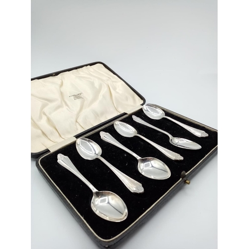 224 - Set of 6x Silver Coffee Spoons in original Velvet lined presentation box, Hallmarked Birmingham 1926... 