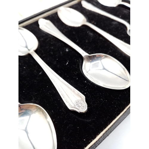 224 - Set of 6x Silver Coffee Spoons in original Velvet lined presentation box, Hallmarked Birmingham 1926... 