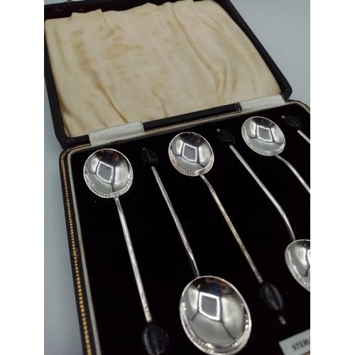 226 - Set of 6x Silver Coffee Spoons in original Velvet Lined Presentation Box, hallmarked Birmingham, tot... 