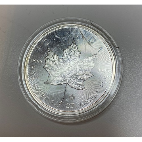 320 - 2015 Pure Silver Canadian 5 Dollar Coin, Elizabeth II Maple Leaf, 1 Ounce of 999 fine silver