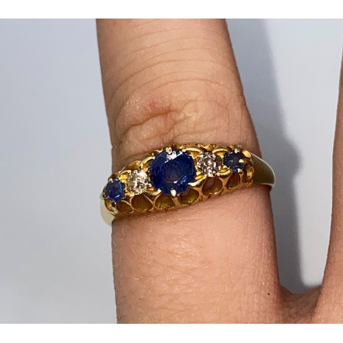 325 - 18CT YELLOW GOLD VINTAGE DIAMOND AND SAPPHIRE TRILOGY RING, WEIGHT 2.9G AND 1900 HALLMARK INSIDE BAN... 