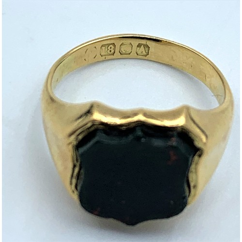 122 - Vintage 18K Yellow Gold mens Ring with Black stone centre, size M and weight 6.2g approx