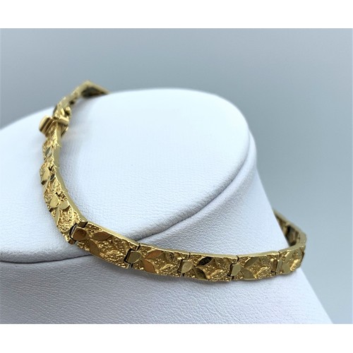 130 - Vintage 14K Yellow Gold Floral Bracelet, weight 9g and 19cm long approx