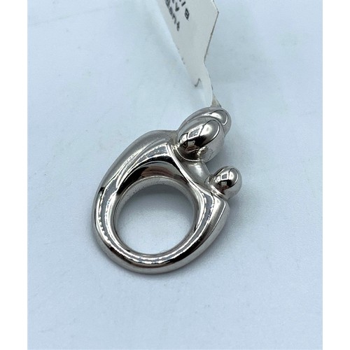 150 - 14K White Gold Family Pendant, weight 2.5g