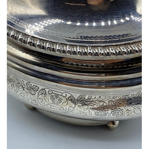 30 - Silver Coffee Pot made in London 1904. weight 706g and 21cm tall