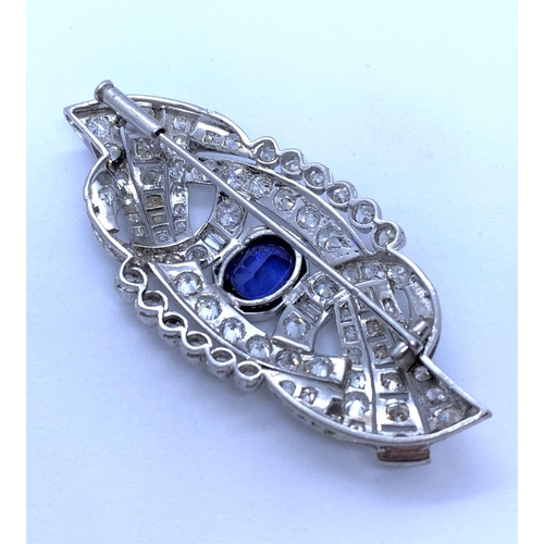 172 - Platinum and Diamond Brooch with Centre Sapphire stone and quality diamonds surrounds, weight 13g.
T... 