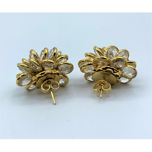 252 - A Pair Of 18ct Gold Cluster Earrings 13.5g.