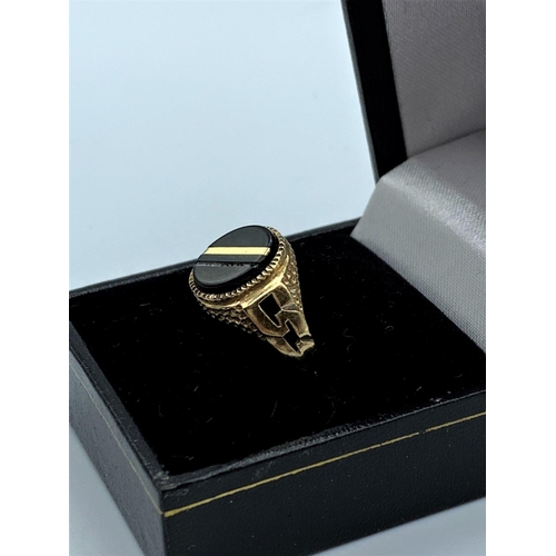 254 - Gentlemans 9ct Gold Signet Ring. 3.4g size q/R