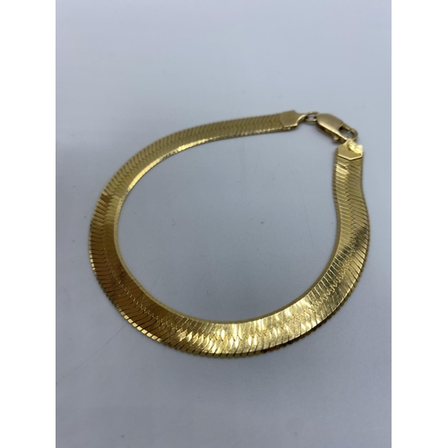 275 - 14ct Yellow Gold Flat Bracelet 10.4g, 20cm