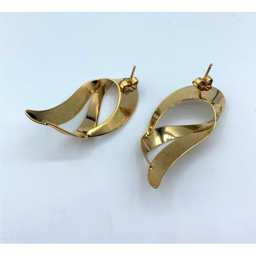 299 - 18ct Modern Design Yellow Gold Earrings 5.1g