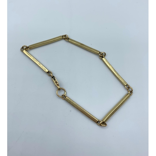 304 - A 9ct Yellow Gold Bar Links Bracelet, 7.3g 18cm.