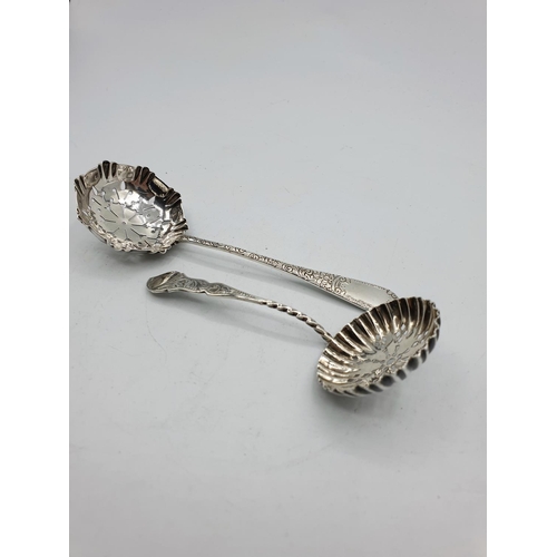 194 - 2x Silver Sifter Spoons, weight 31g (2)