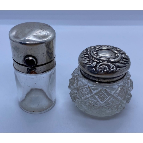 274 - 2x Antique Silver Top glass Scent Bottles Hallmarked Birmingham 1899 and 1990 (2)