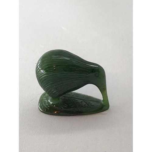 247 - New Zealand Jade Kiwi Figurine, weight 38.9g and size 34x40x21mm (ECN696)