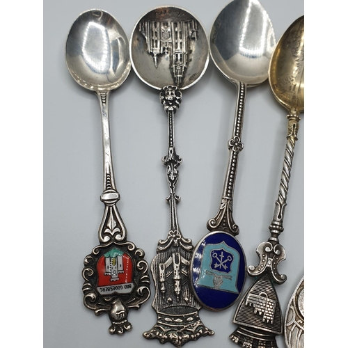 133 - 6x interesting Silver Souvenir Spoons, some antique and some Vintage, weight 80g (6)