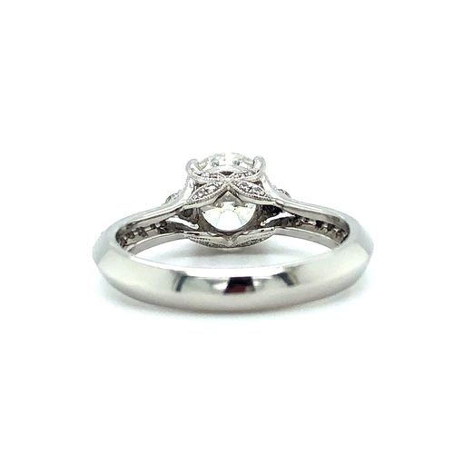 347 - Platinum Ring with GIA certified 2.01ct Diamond (RB G/VVS2), size M and weight 5.8g (DR169)