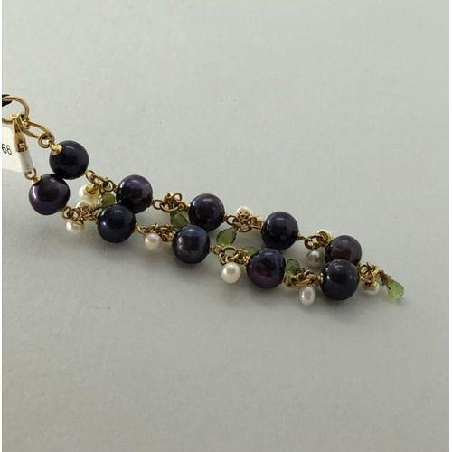 337 - Tahitian Pearls, Peridot and Freshwater Pearls Bracelet with gold plated silver clasp, 8