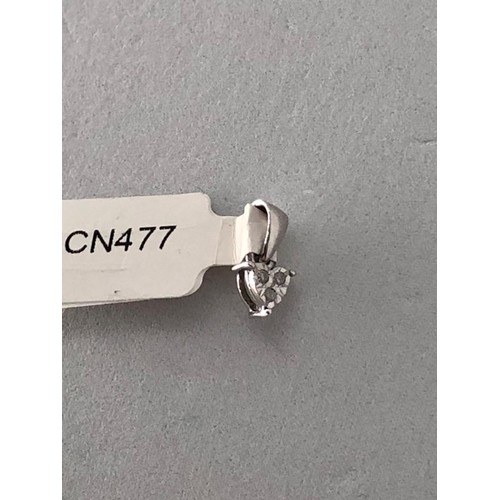 196 - 9K White Gold Pendant with Diamonds, weight 0.42g (ecn477)