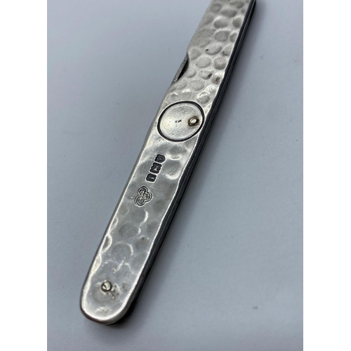 424 - Antique Silver Twin bladed Penknife, having a clear hallmark for London 1904, in good condition 8.25... 