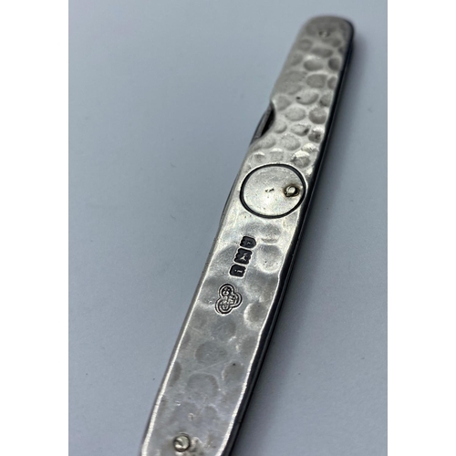 424 - Antique Silver Twin bladed Penknife, having a clear hallmark for London 1904, in good condition 8.25... 