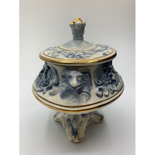 378 - 2x examples of Capodimonte China Pots, one with a lid, 7cm and 14cm tall (2)