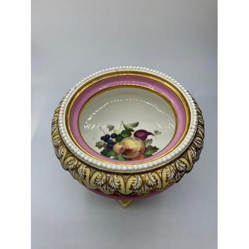 441 - H&R Daniel shell shape comport in pink with gilded stand, 15cm tall (a few surface cracks around rim... 