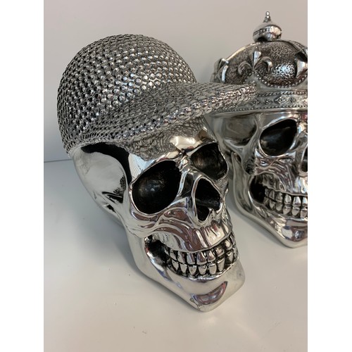 379 - 3x unusual decorative Skulls (3)